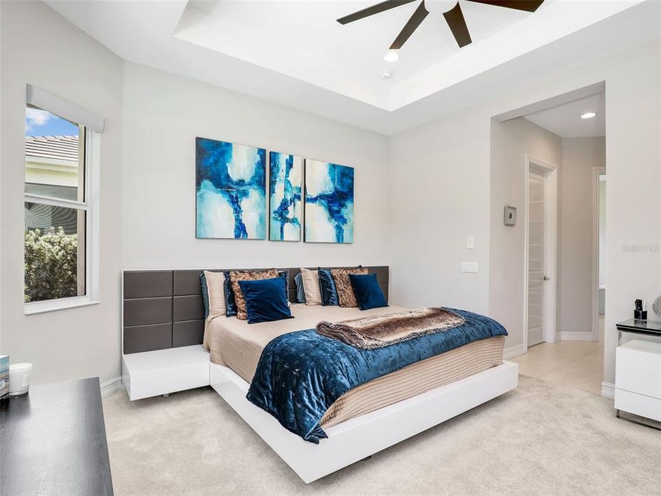 For Sale: $879,900 (4 beds, 2 baths, 2295 Square Feet)