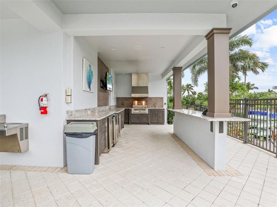 For Sale: $879,900 (4 beds, 2 baths, 2295 Square Feet)