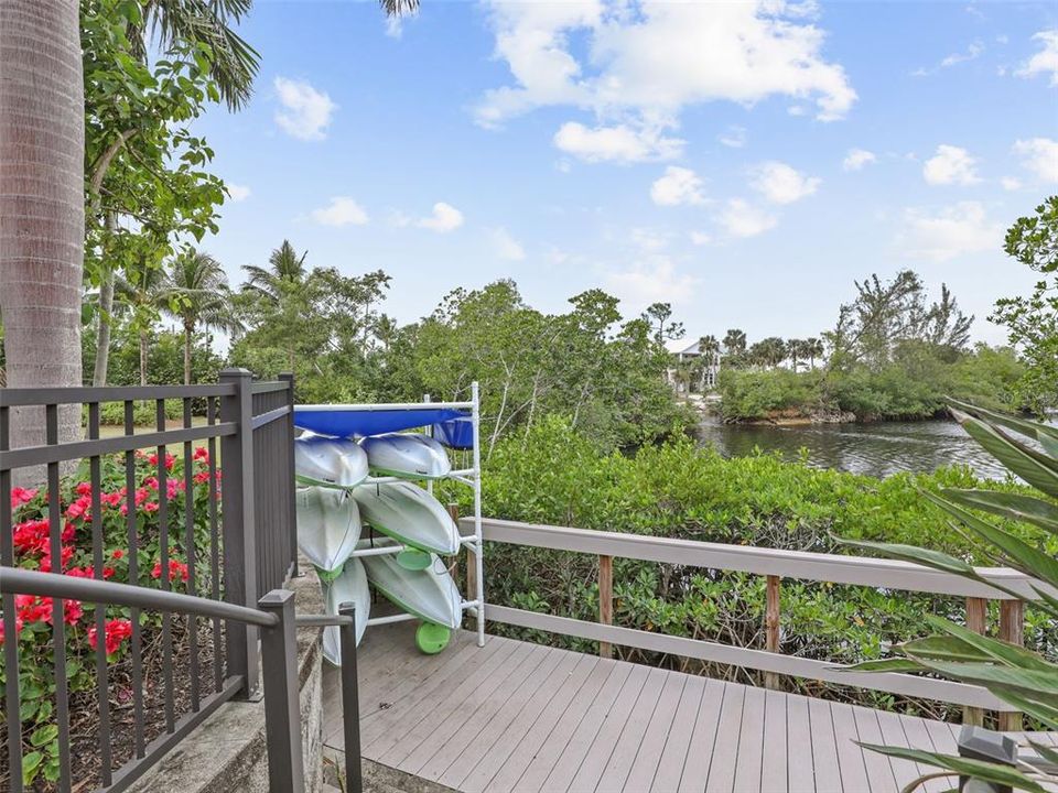 For Sale: $879,900 (4 beds, 2 baths, 2295 Square Feet)