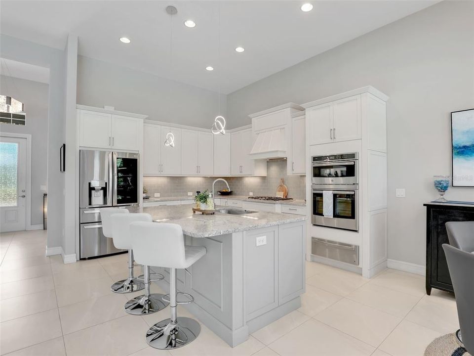 For Sale: $879,900 (4 beds, 2 baths, 2295 Square Feet)