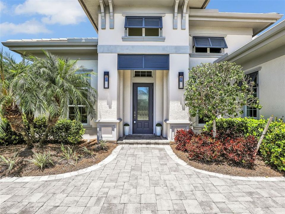 For Sale: $879,900 (4 beds, 2 baths, 2295 Square Feet)