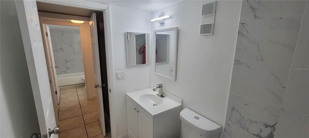 For Sale: $210,000 (2 beds, 2 baths, 897 Square Feet)