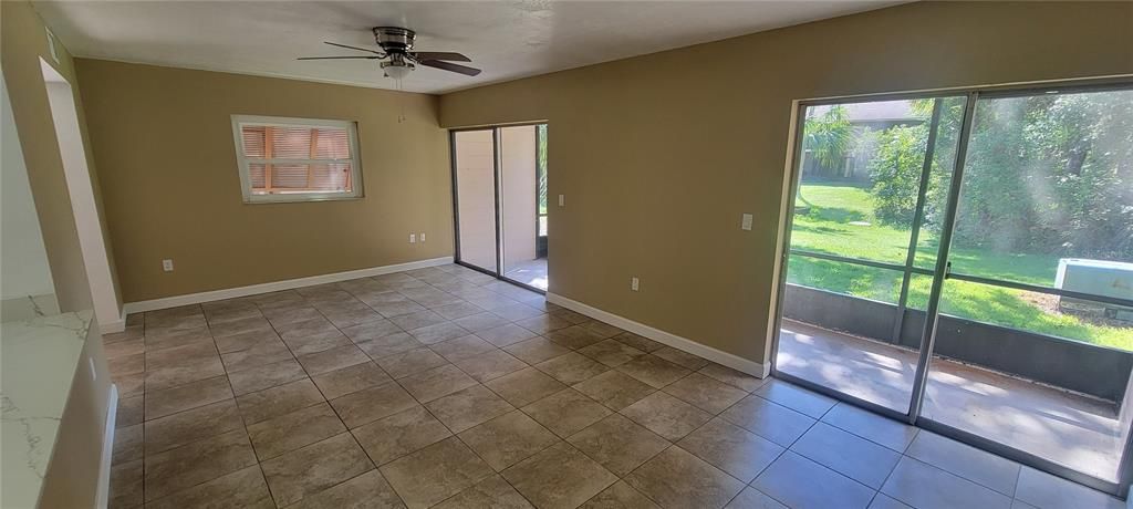 For Sale: $210,000 (2 beds, 2 baths, 897 Square Feet)