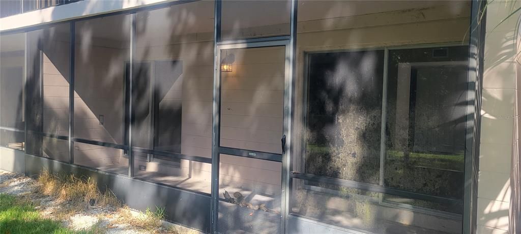 For Sale: $210,000 (2 beds, 2 baths, 897 Square Feet)