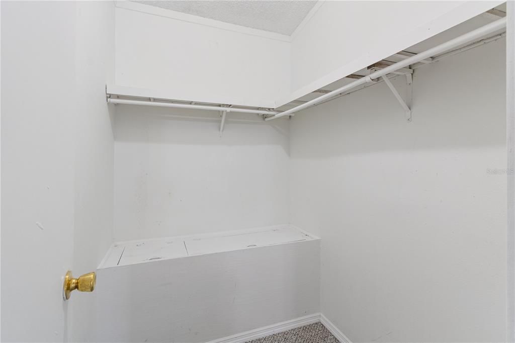 合同活跃: $138,000 (3 贝兹, 2 浴室, 1512 平方英尺)