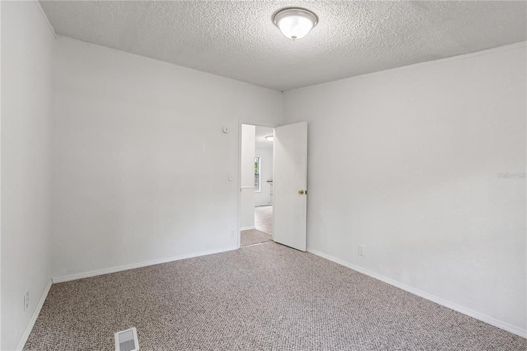 合同活跃: $138,000 (3 贝兹, 2 浴室, 1512 平方英尺)