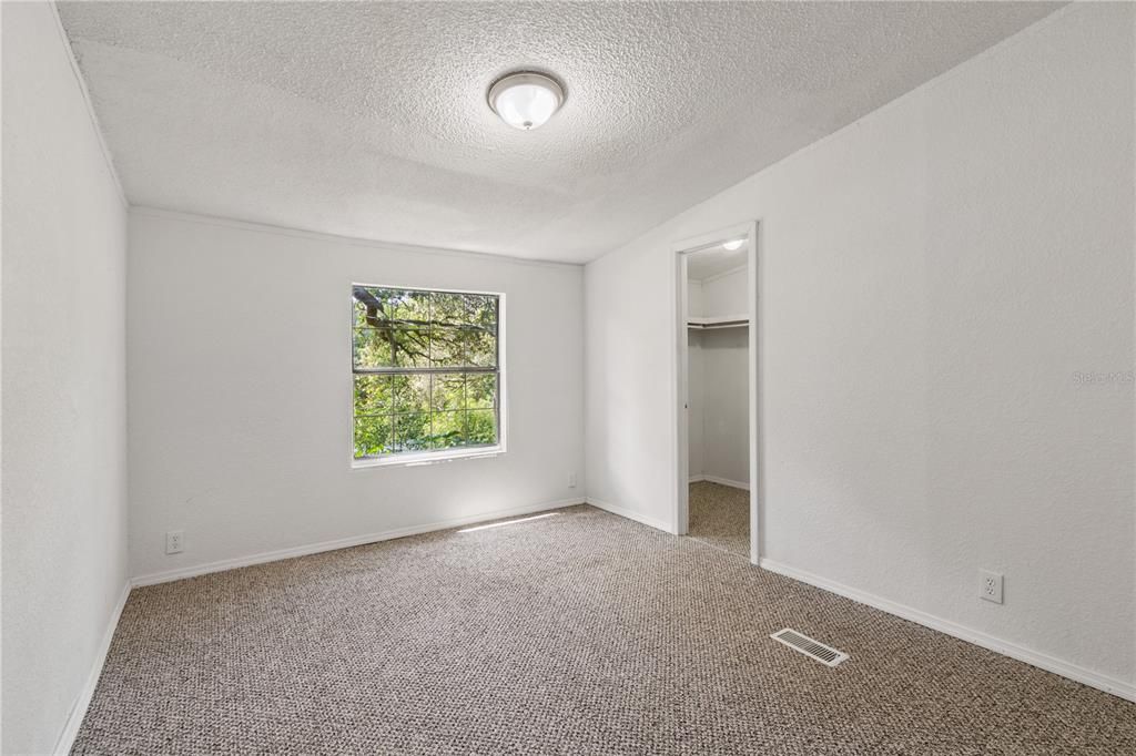 合同活跃: $138,000 (3 贝兹, 2 浴室, 1512 平方英尺)