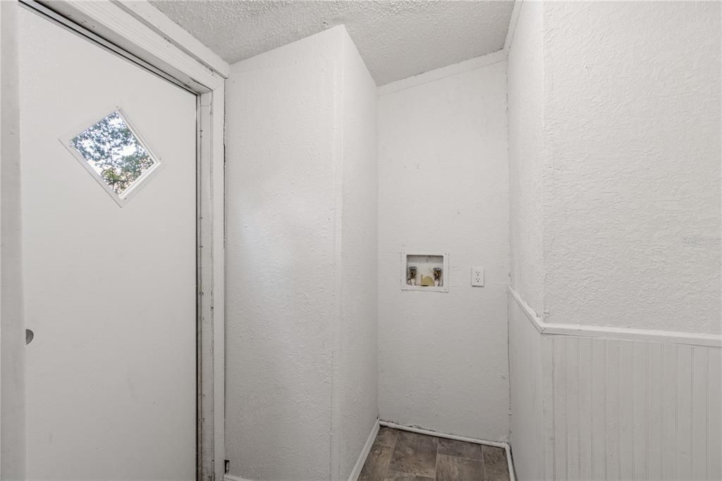 合同活跃: $138,000 (3 贝兹, 2 浴室, 1512 平方英尺)