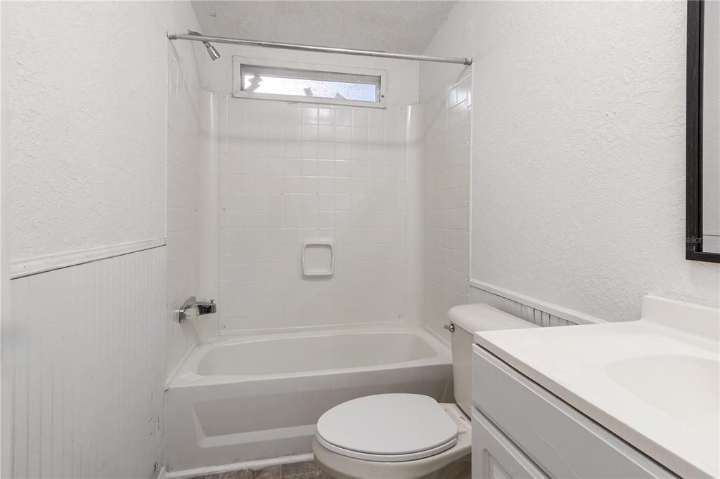 合同活跃: $138,000 (3 贝兹, 2 浴室, 1512 平方英尺)