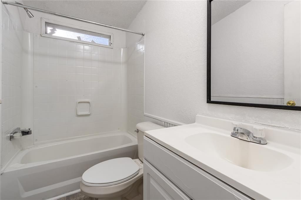 合同活跃: $138,000 (3 贝兹, 2 浴室, 1512 平方英尺)