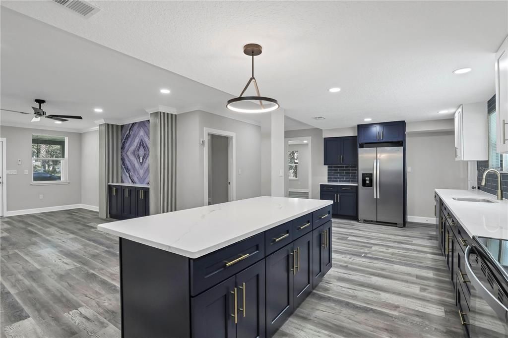 En Venta: $395,000 (4 camas, 3 baños, 2472 Pies cuadrados)