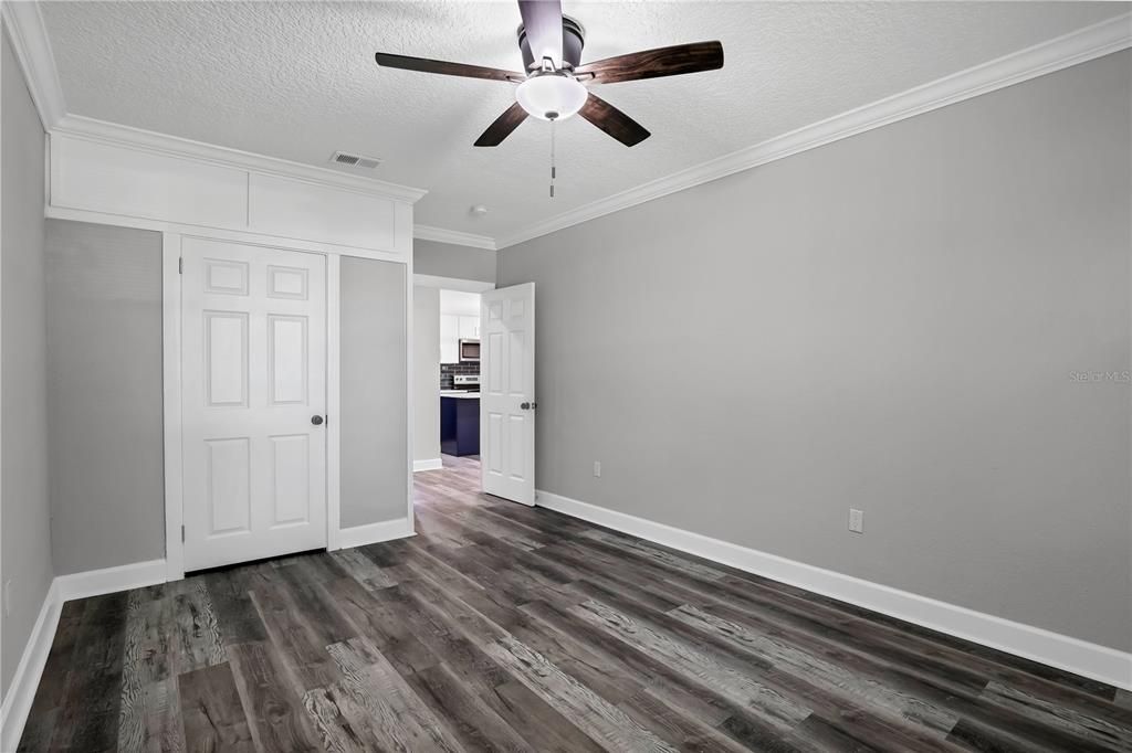 En Venta: $395,000 (4 camas, 3 baños, 2472 Pies cuadrados)