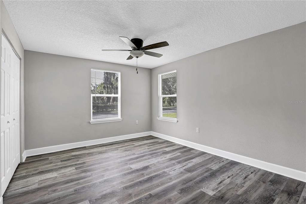 En Venta: $395,000 (4 camas, 3 baños, 2472 Pies cuadrados)