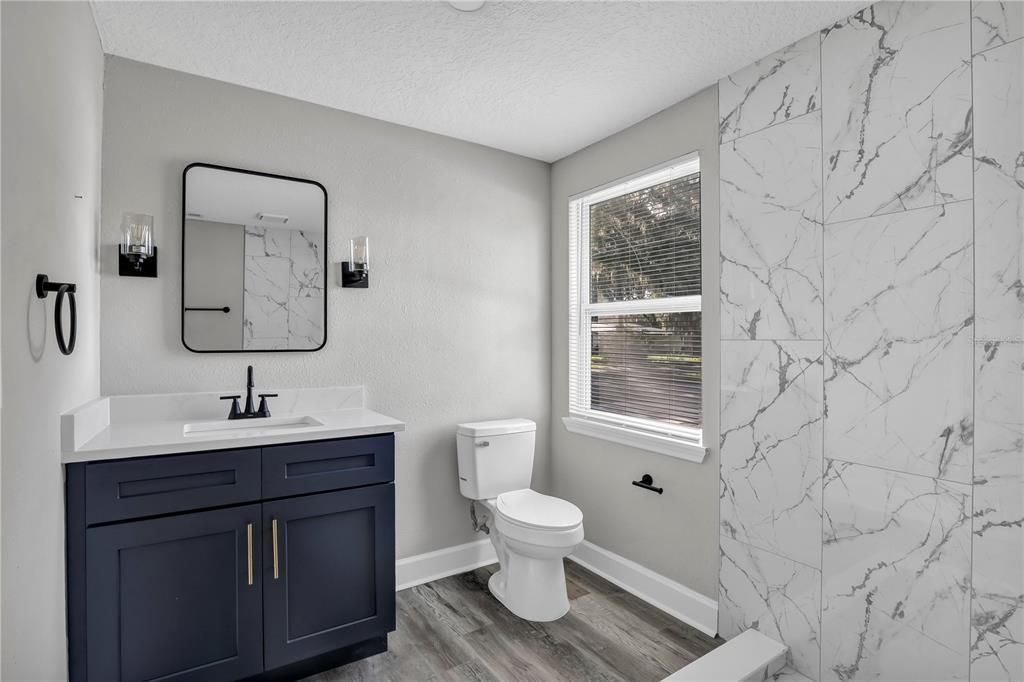 En Venta: $395,000 (4 camas, 3 baños, 2472 Pies cuadrados)