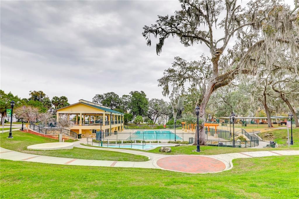 En Venta: $395,000 (4 camas, 3 baños, 2472 Pies cuadrados)