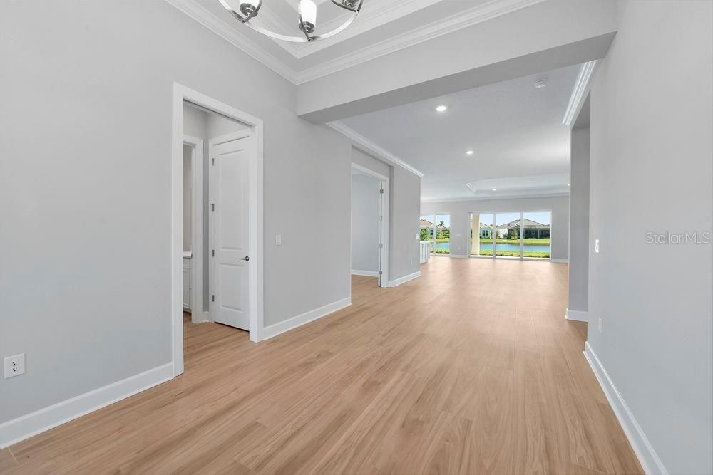 合同活跃: $899,265 (3 贝兹, 3 浴室, 3004 平方英尺)