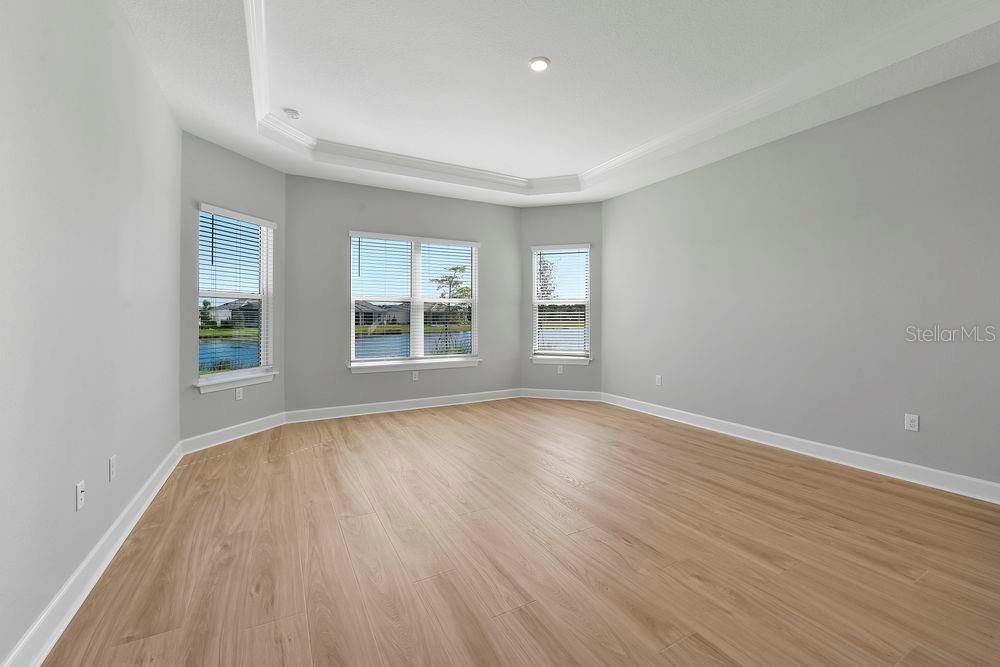 合同活跃: $899,265 (3 贝兹, 3 浴室, 3004 平方英尺)