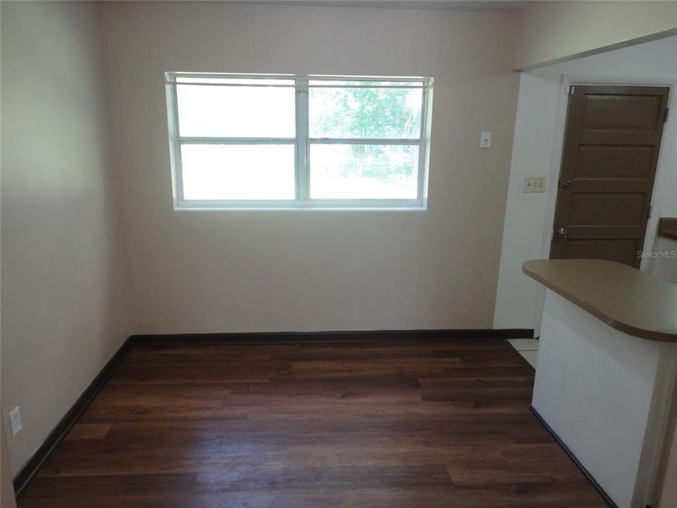 For Rent: $1,600 (4 beds, 2 baths, 1327 Square Feet)