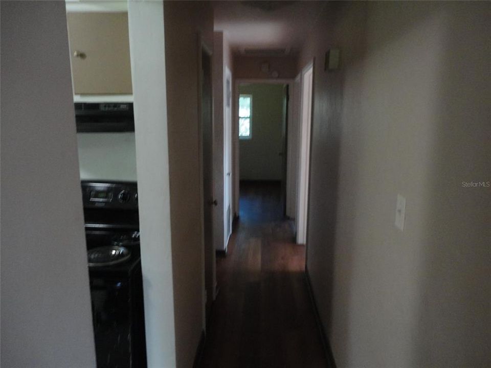 For Rent: $1,600 (4 beds, 2 baths, 1327 Square Feet)