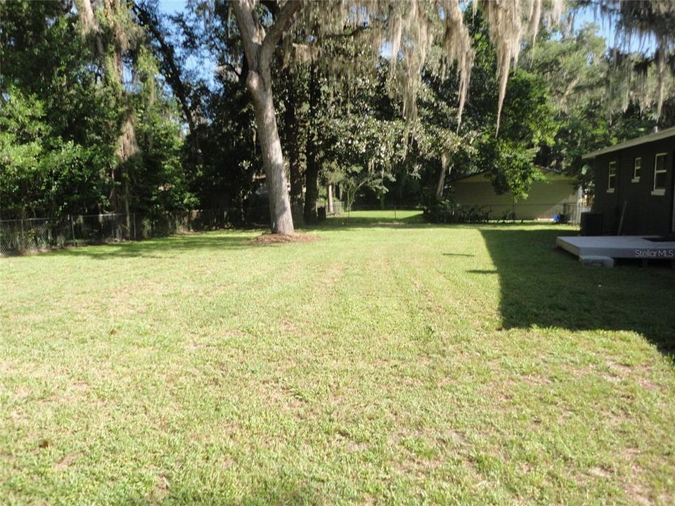 For Rent: $1,600 (4 beds, 2 baths, 1327 Square Feet)