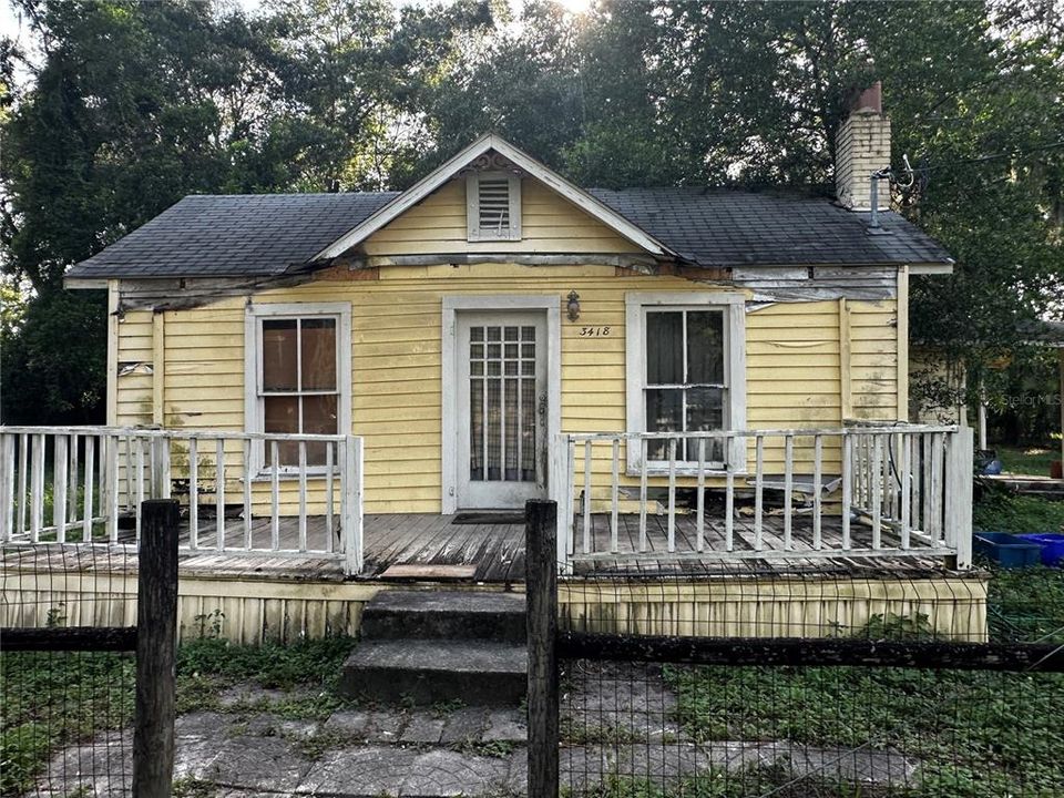 最近售出: $120,000 (3 贝兹, 1 浴室, 1137 平方英尺)