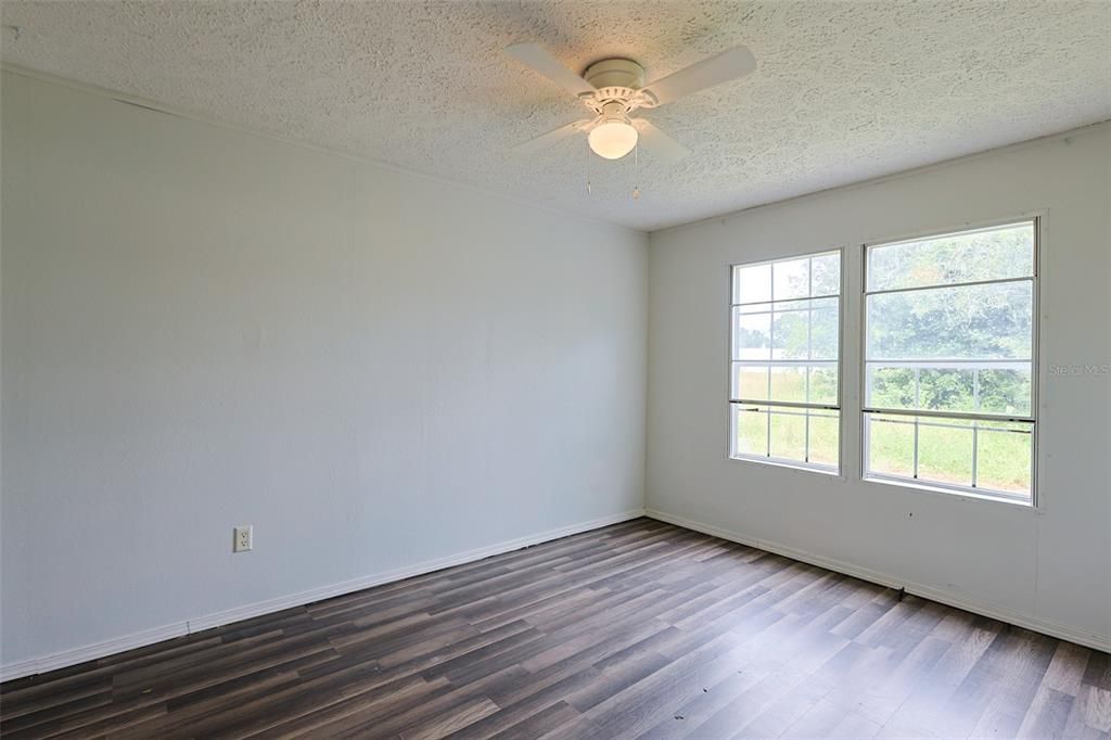 待售: $129,900 (2 贝兹, 2 浴室, 1512 平方英尺)