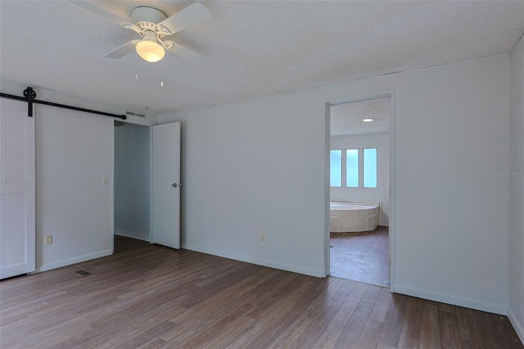 待售: $129,900 (2 贝兹, 2 浴室, 1512 平方英尺)