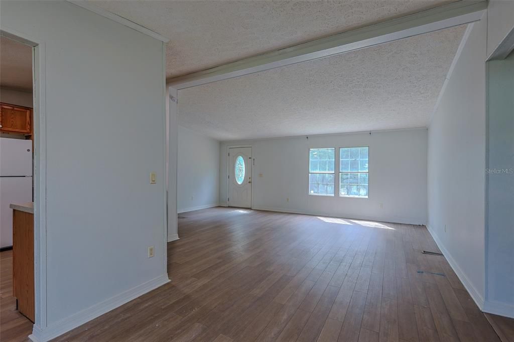 待售: $129,900 (2 贝兹, 2 浴室, 1512 平方英尺)