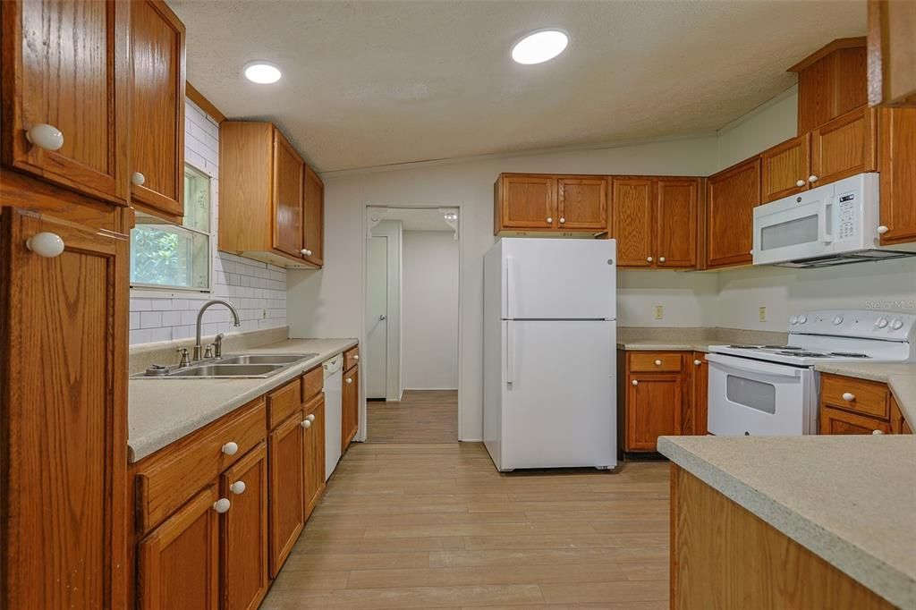 待售: $129,900 (2 贝兹, 2 浴室, 1512 平方英尺)