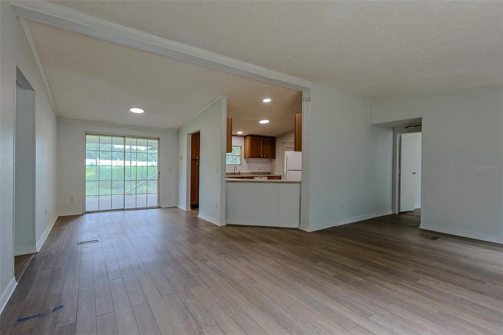 待售: $129,900 (2 贝兹, 2 浴室, 1512 平方英尺)