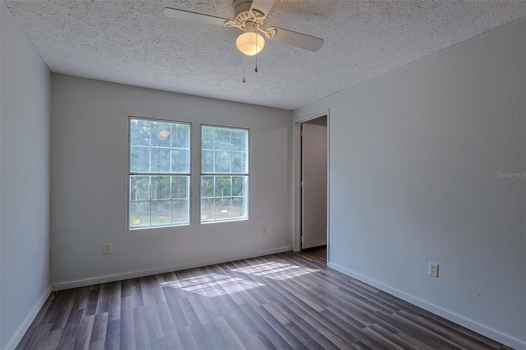 待售: $129,900 (2 贝兹, 2 浴室, 1512 平方英尺)