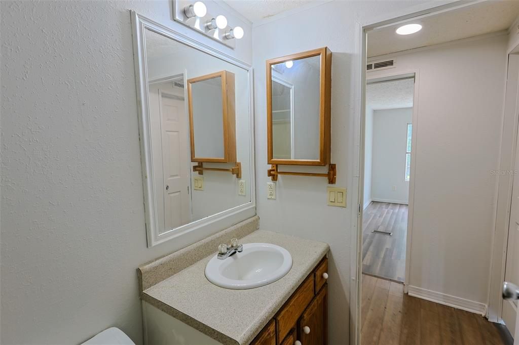 待售: $129,900 (2 贝兹, 2 浴室, 1512 平方英尺)