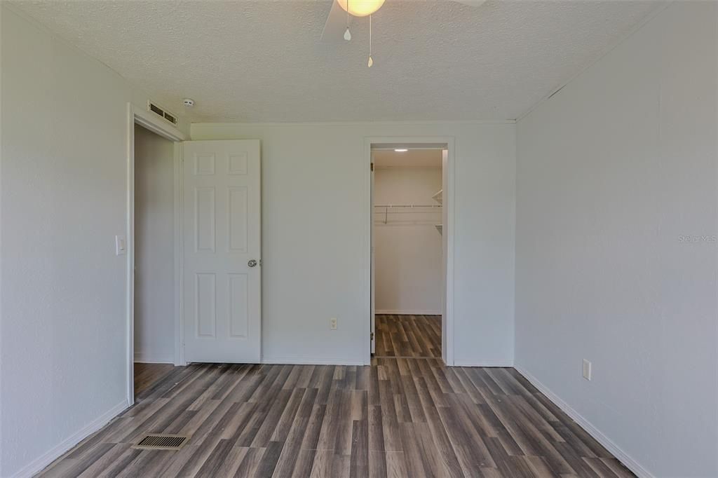 待售: $129,900 (2 贝兹, 2 浴室, 1512 平方英尺)