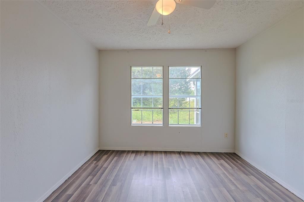 待售: $129,900 (2 贝兹, 2 浴室, 1512 平方英尺)