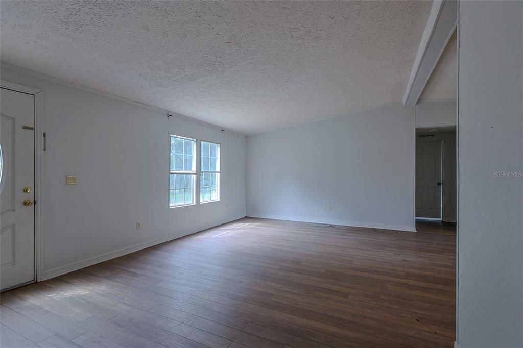 待售: $129,900 (2 贝兹, 2 浴室, 1512 平方英尺)