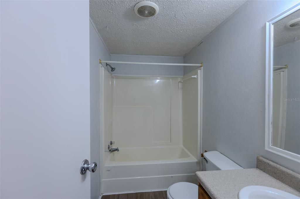 待售: $129,900 (2 贝兹, 2 浴室, 1512 平方英尺)