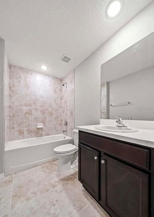 En Renta: $2,500 (4 camas, 2 baños, 1833 Pies cuadrados)