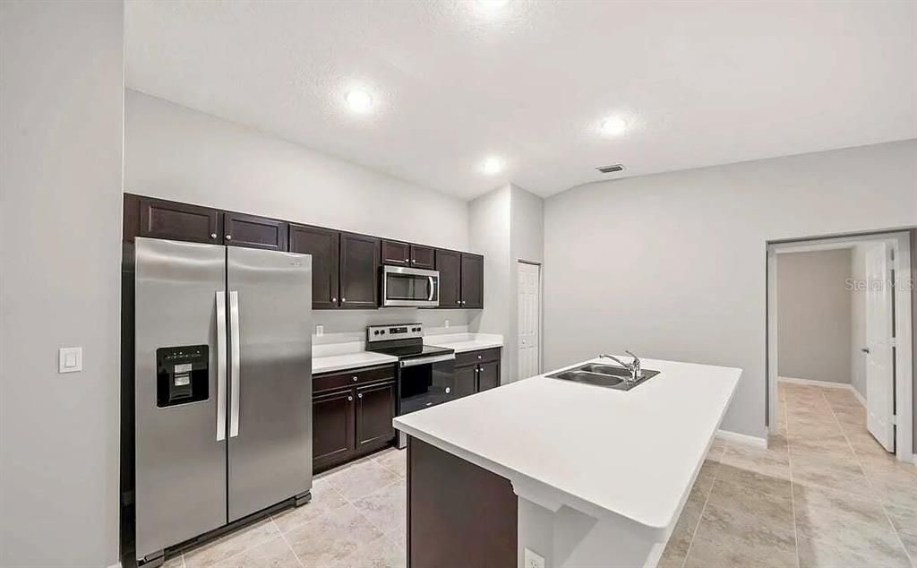 En Renta: $2,500 (4 camas, 2 baños, 1833 Pies cuadrados)