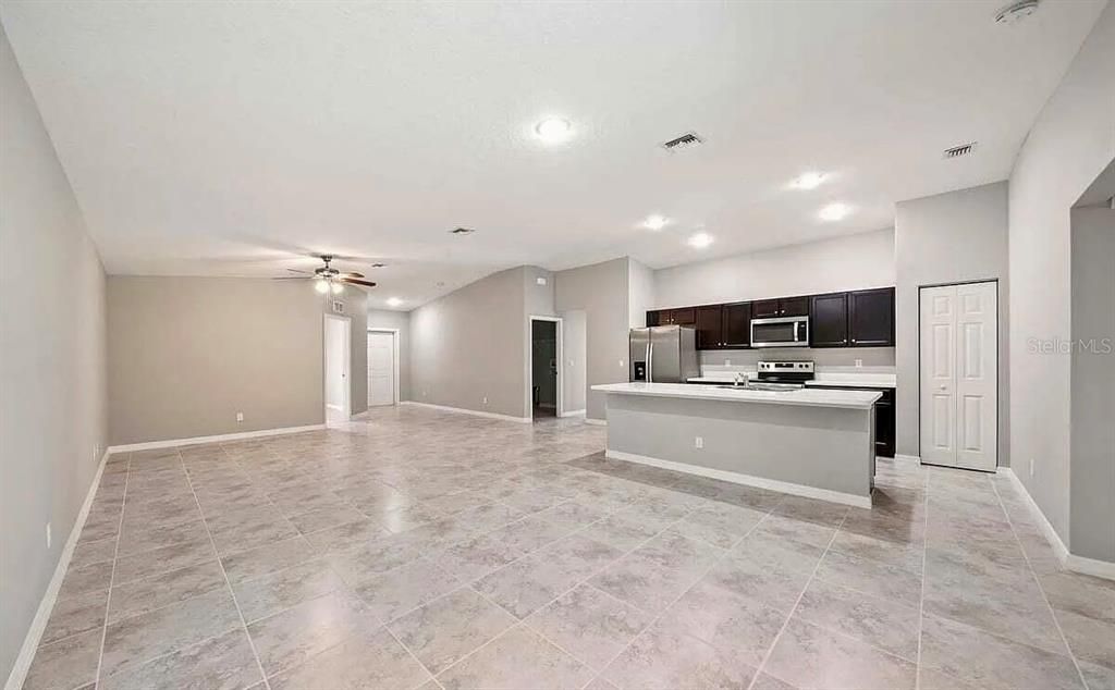 En Renta: $2,500 (4 camas, 2 baños, 1833 Pies cuadrados)