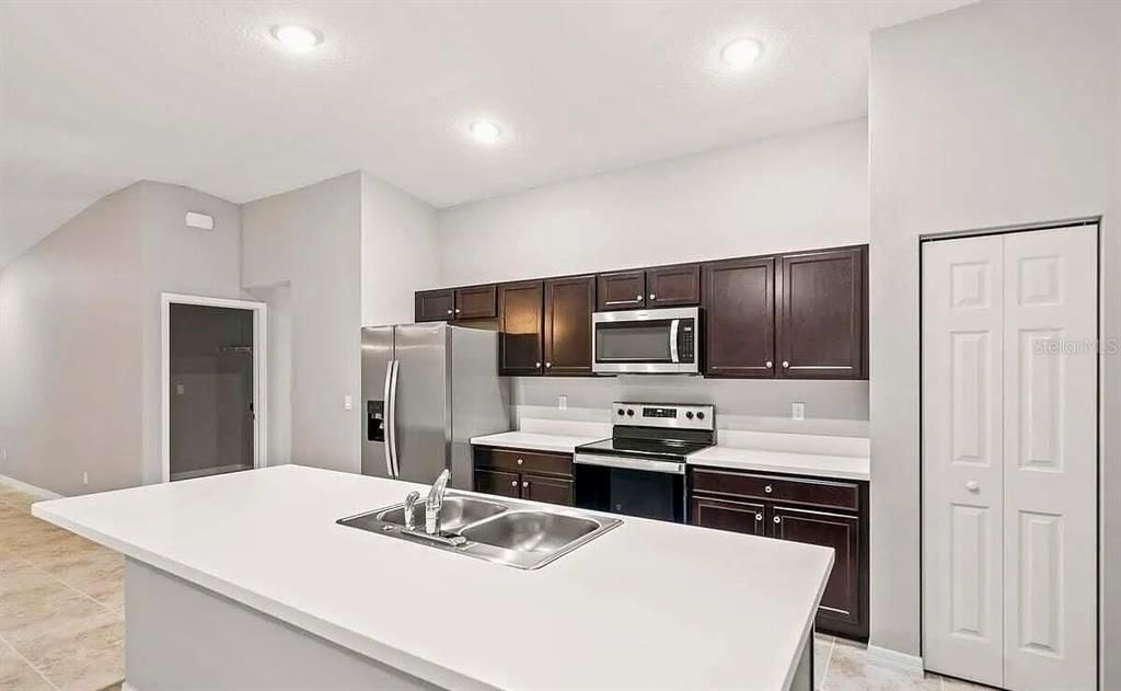 En Renta: $2,500 (4 camas, 2 baños, 1833 Pies cuadrados)