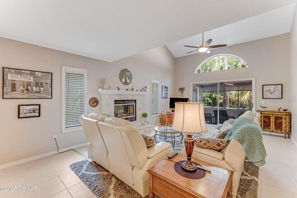 待售: $314,750 (3 贝兹, 2 浴室, 1806 平方英尺)