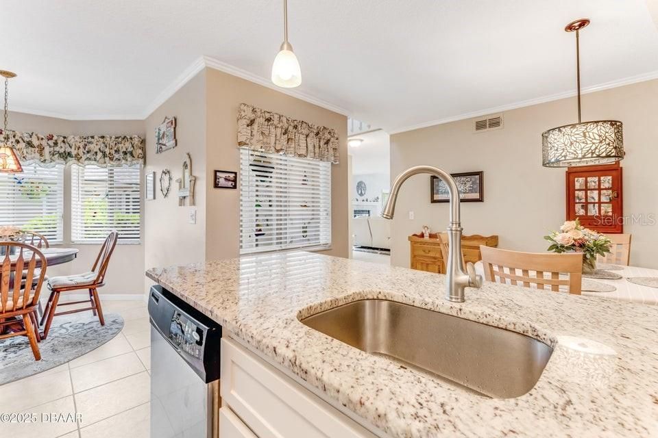 待售: $314,750 (3 贝兹, 2 浴室, 1806 平方英尺)