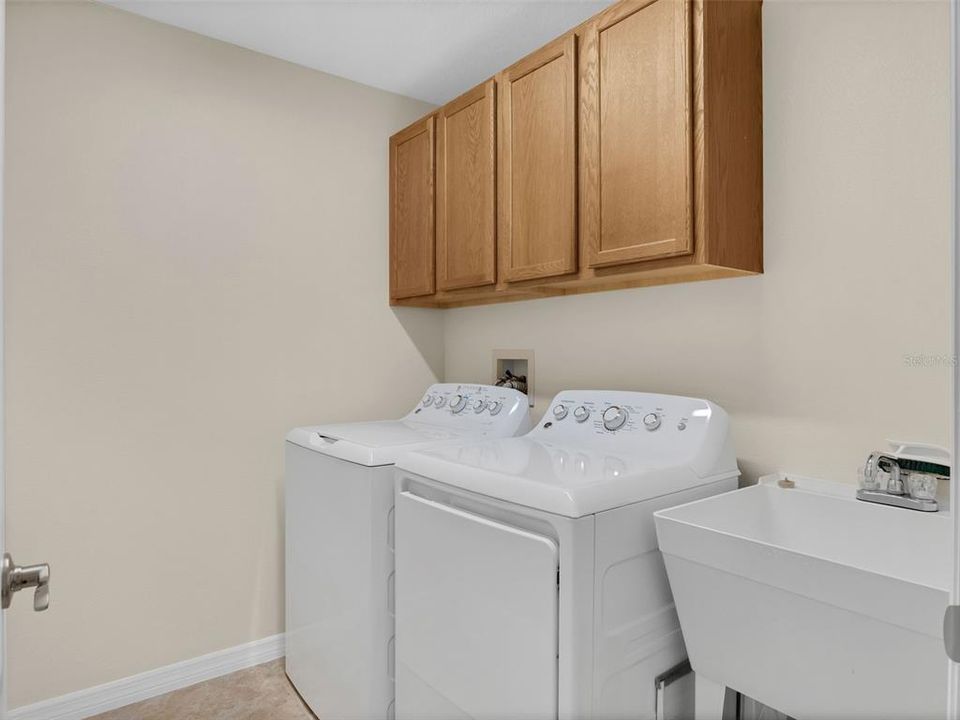 For Sale: $414,900 (3 beds, 2 baths, 2428 Square Feet)