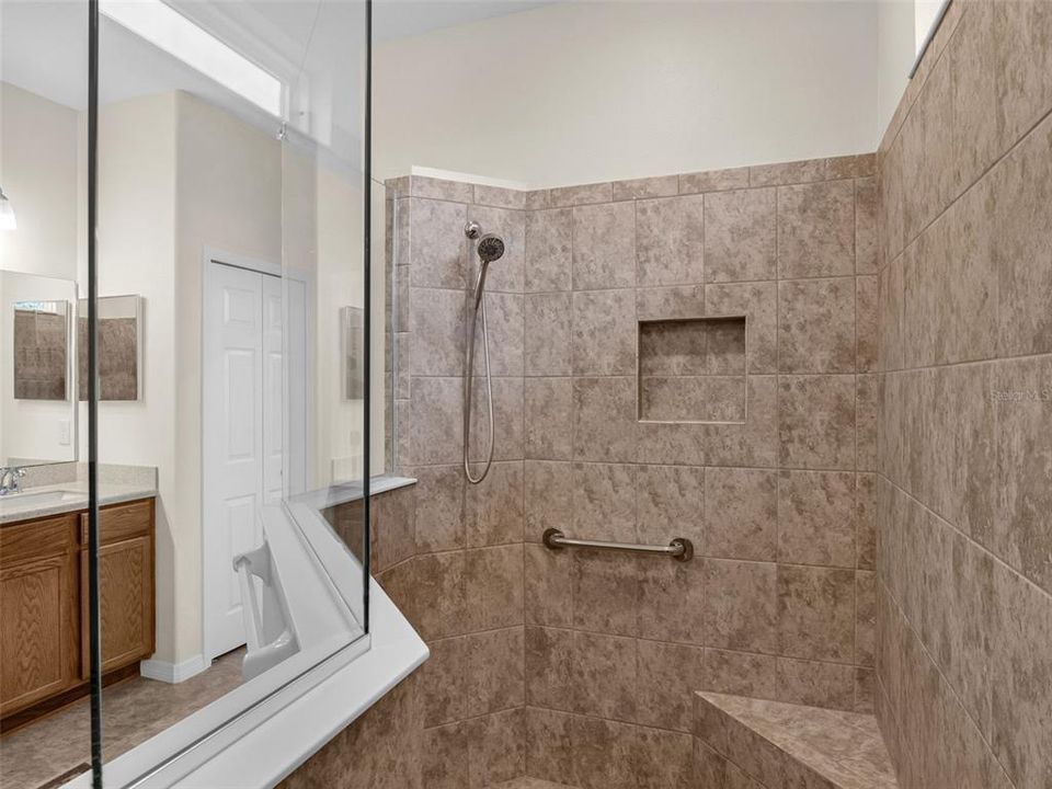 For Sale: $414,900 (3 beds, 2 baths, 2428 Square Feet)