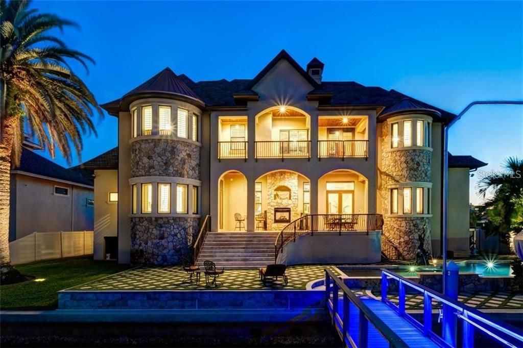 For Sale: $6,000,000 (5 beds, 5 baths, 5213 Square Feet)