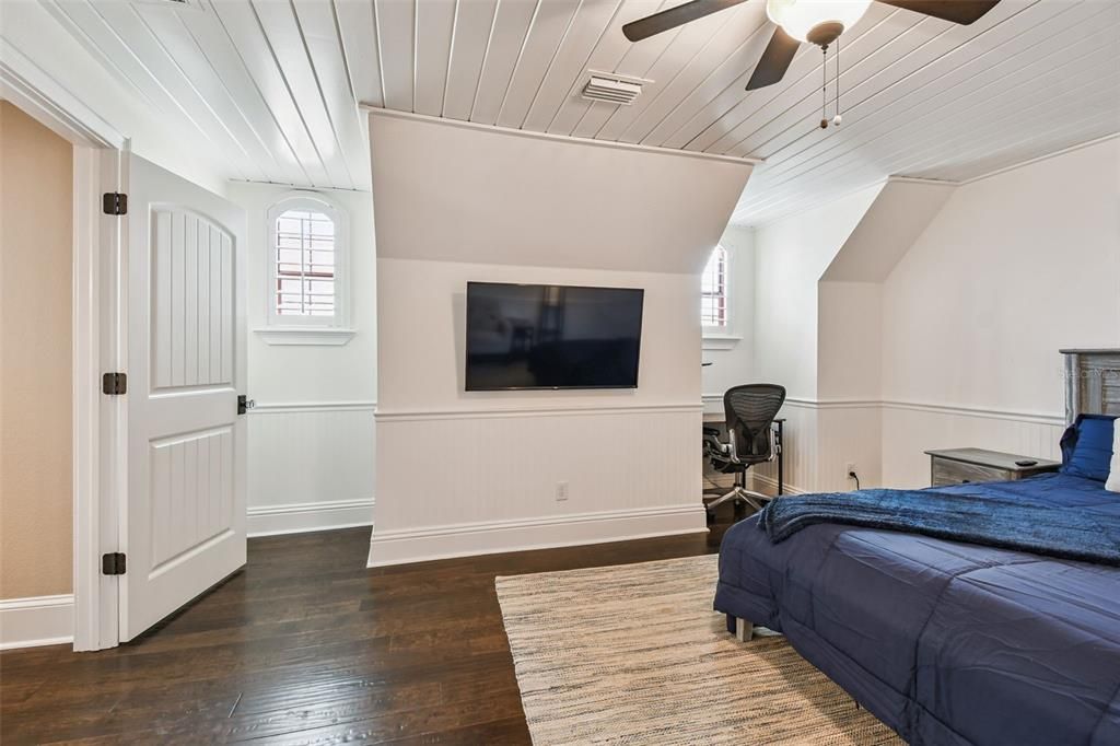 For Sale: $6,000,000 (5 beds, 5 baths, 5213 Square Feet)