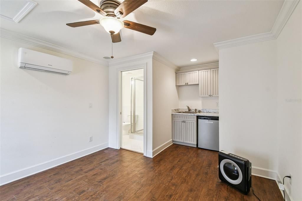 For Sale: $6,000,000 (5 beds, 5 baths, 5213 Square Feet)