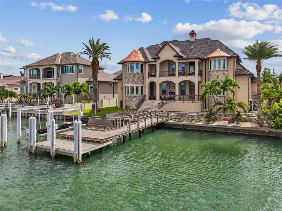 For Sale: $6,000,000 (5 beds, 5 baths, 5213 Square Feet)