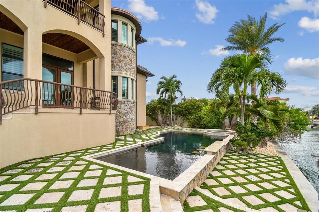 For Sale: $6,000,000 (5 beds, 5 baths, 5213 Square Feet)