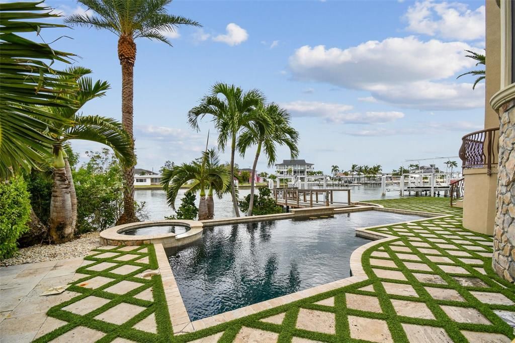 For Sale: $6,000,000 (5 beds, 5 baths, 5213 Square Feet)